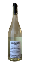 Carica l'immagine nel visualizzatore di Gallery, Moscato D'Asti D.O.C.G 2022 (minimo ordine 6 bottiglie)